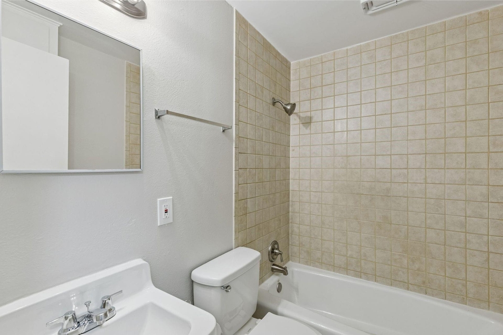 5758 Greencraig Drive - Photo 11