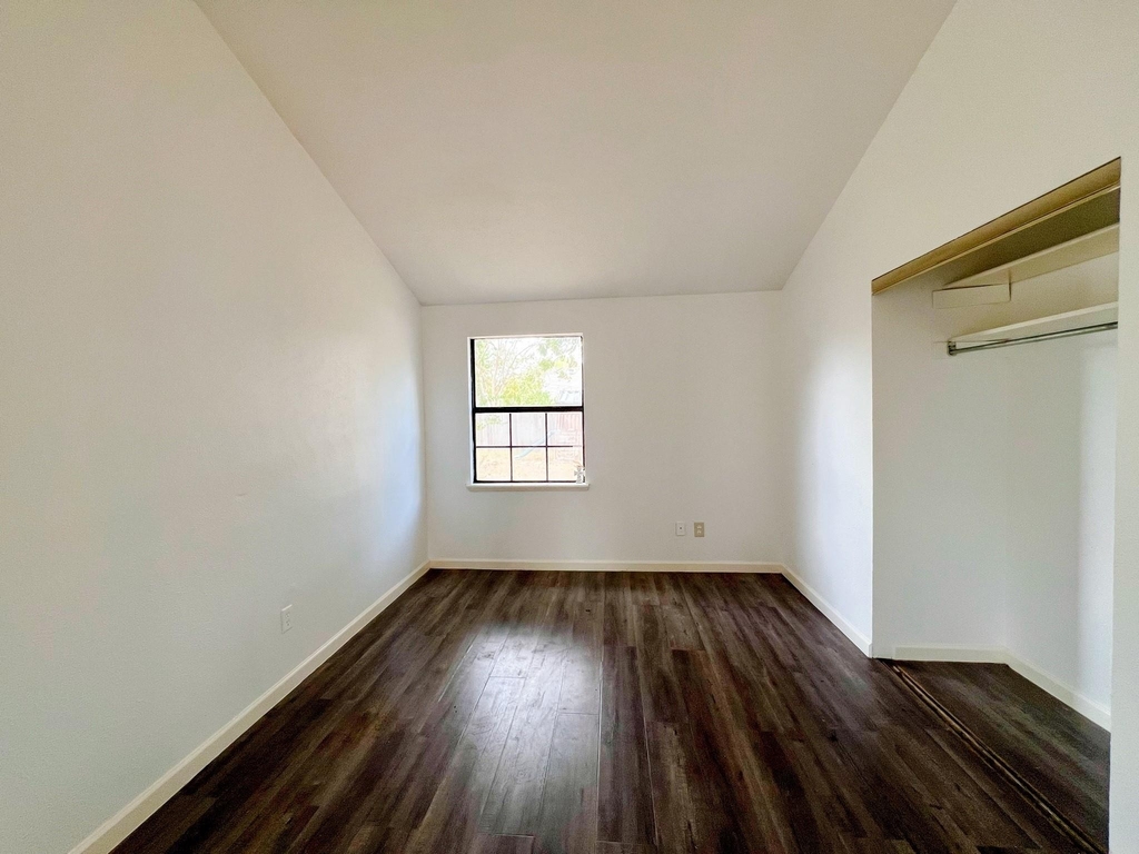 24126 Jumping Jay Lane - Photo 10