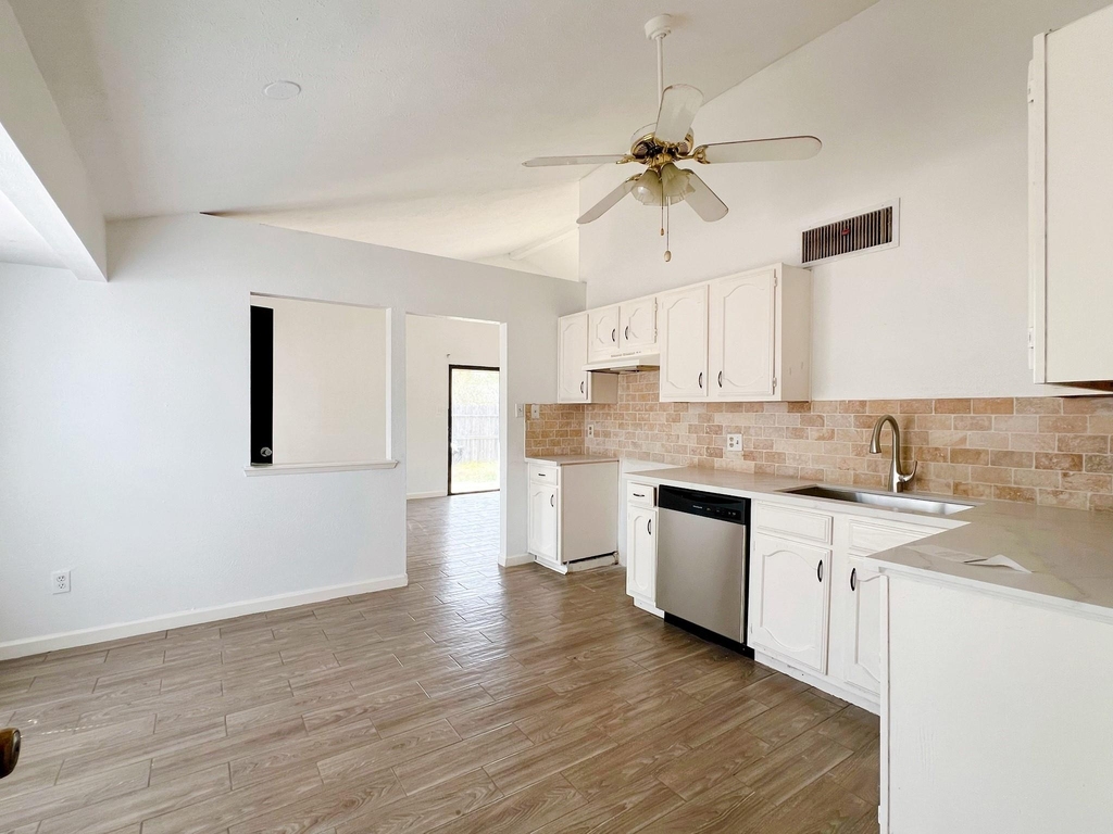 24126 Jumping Jay Lane - Photo 5