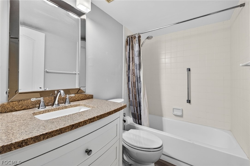 7430 Lake Breeze Drive - Photo 14