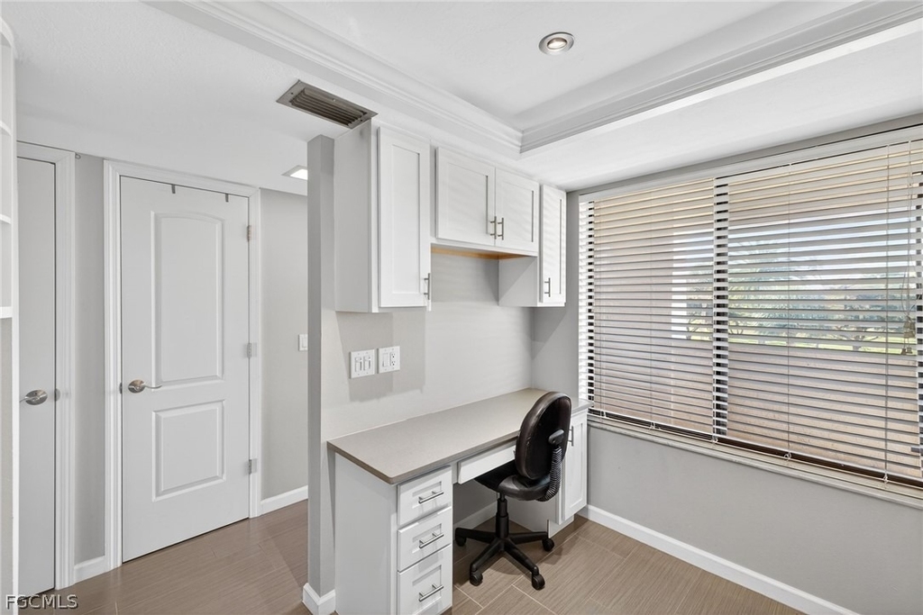 7430 Lake Breeze Drive - Photo 5