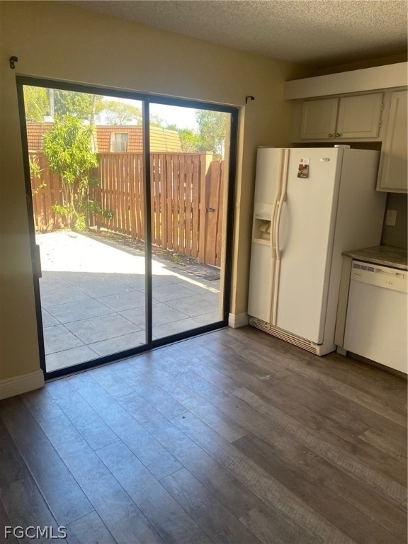 5245 Cedarbend Drive - Photo 11