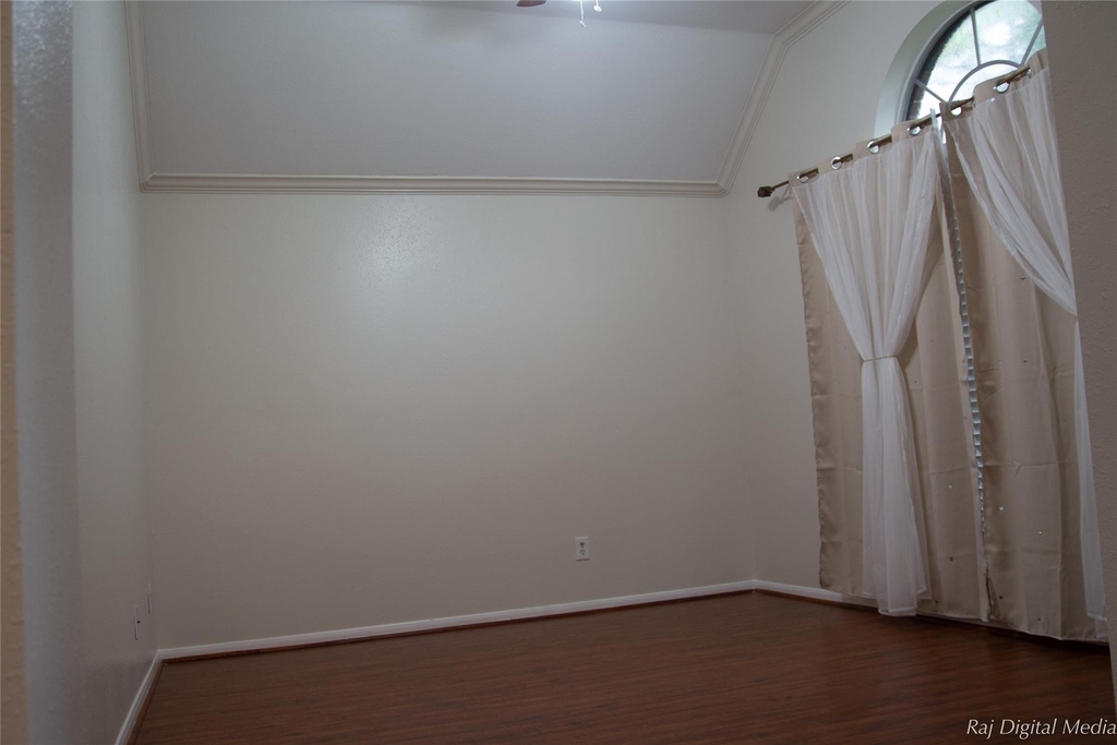 4918 Pinder Lane - Photo 2