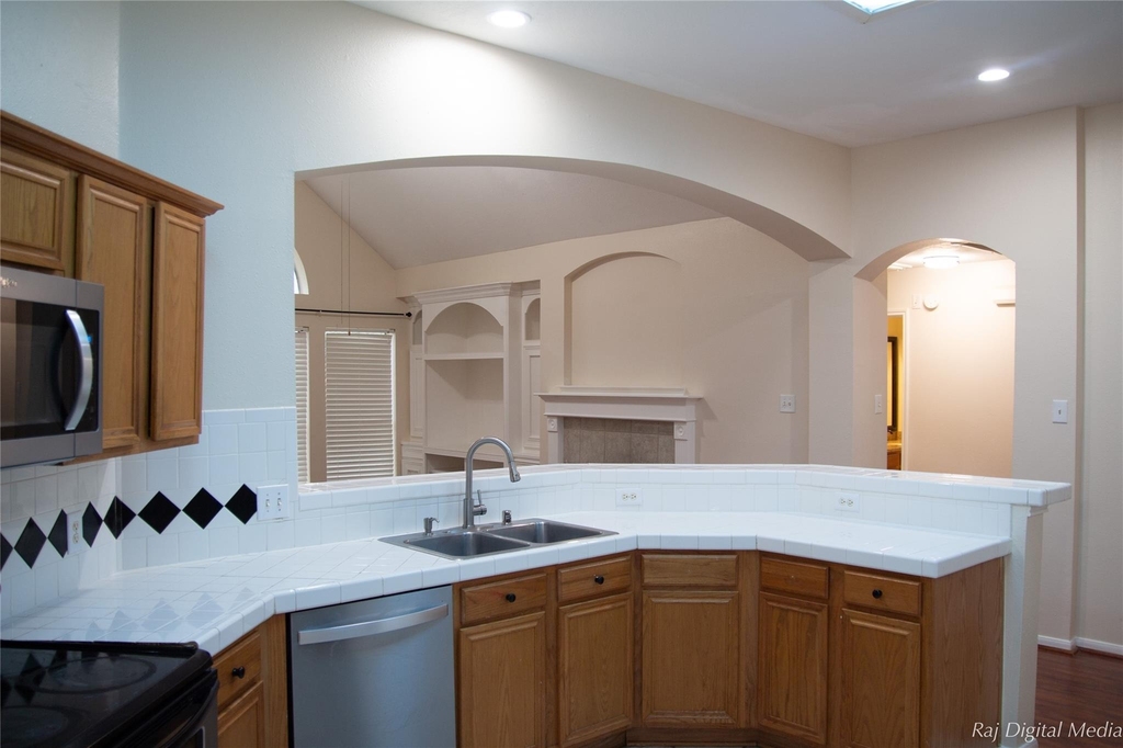 4918 Pinder Lane - Photo 7