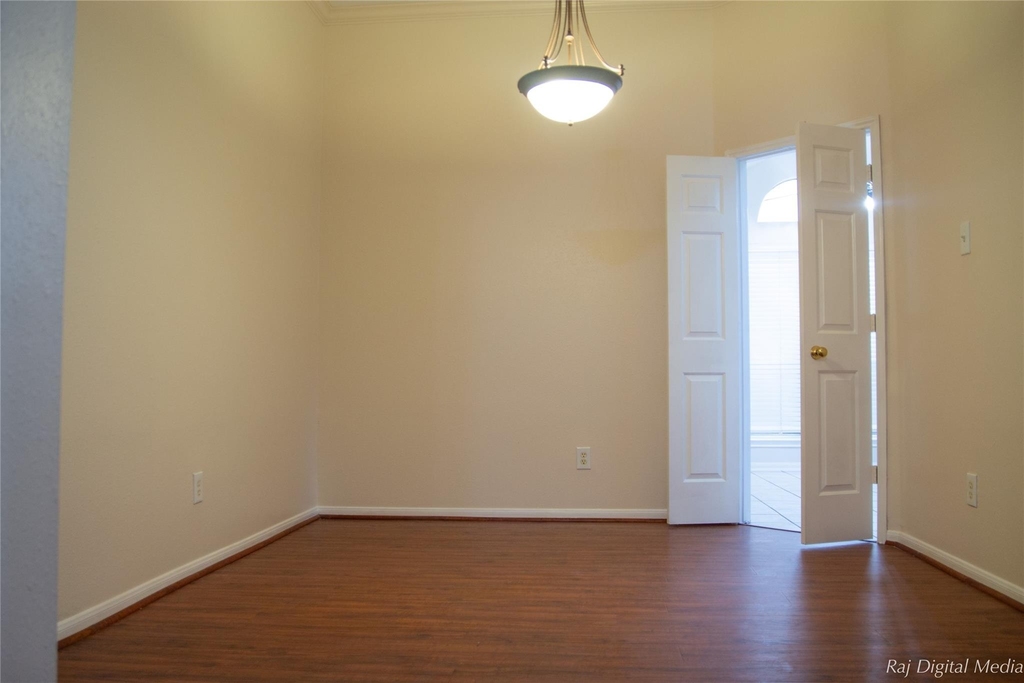 4918 Pinder Lane - Photo 3