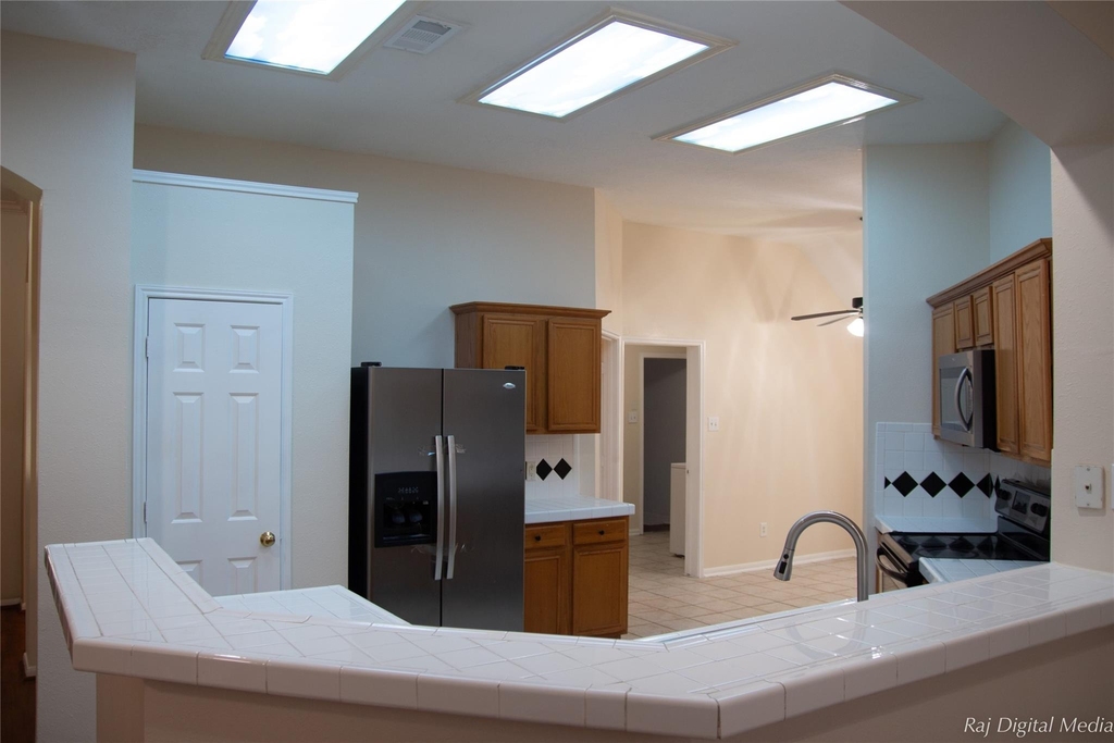 4918 Pinder Lane - Photo 5