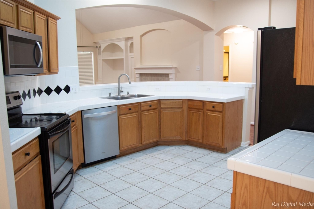 4918 Pinder Lane - Photo 9