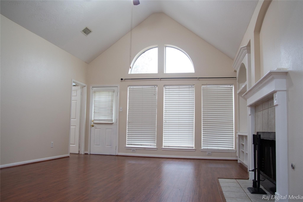 4918 Pinder Lane - Photo 6