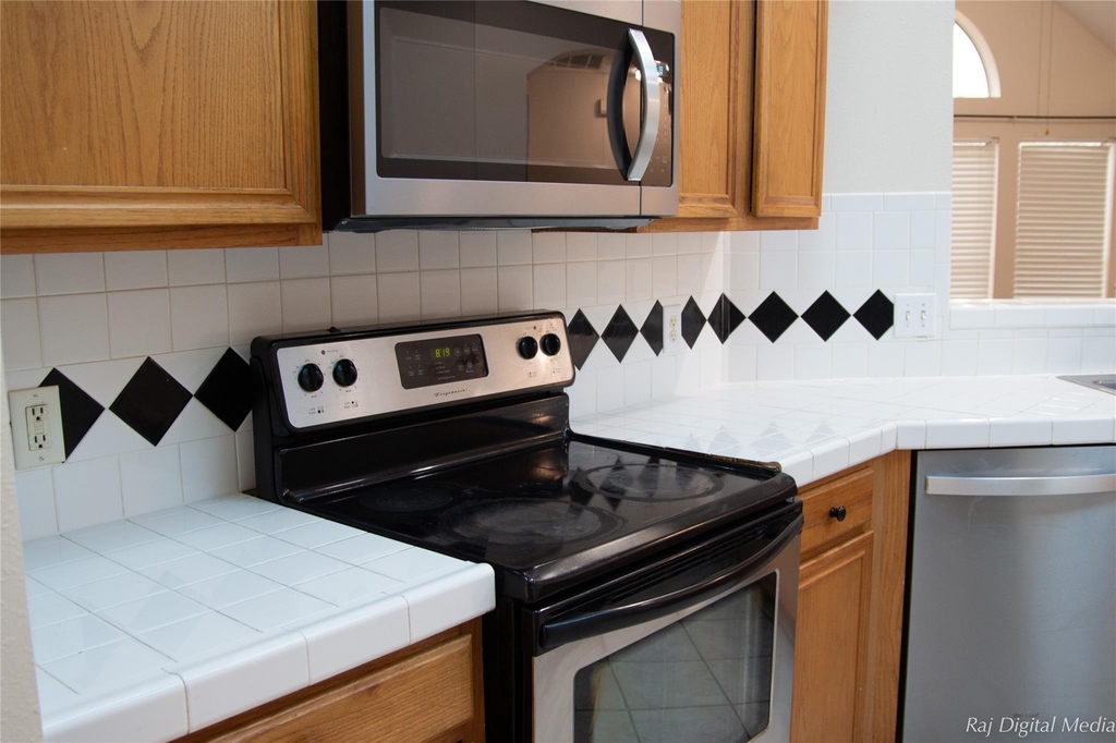 4918 Pinder Lane - Photo 8