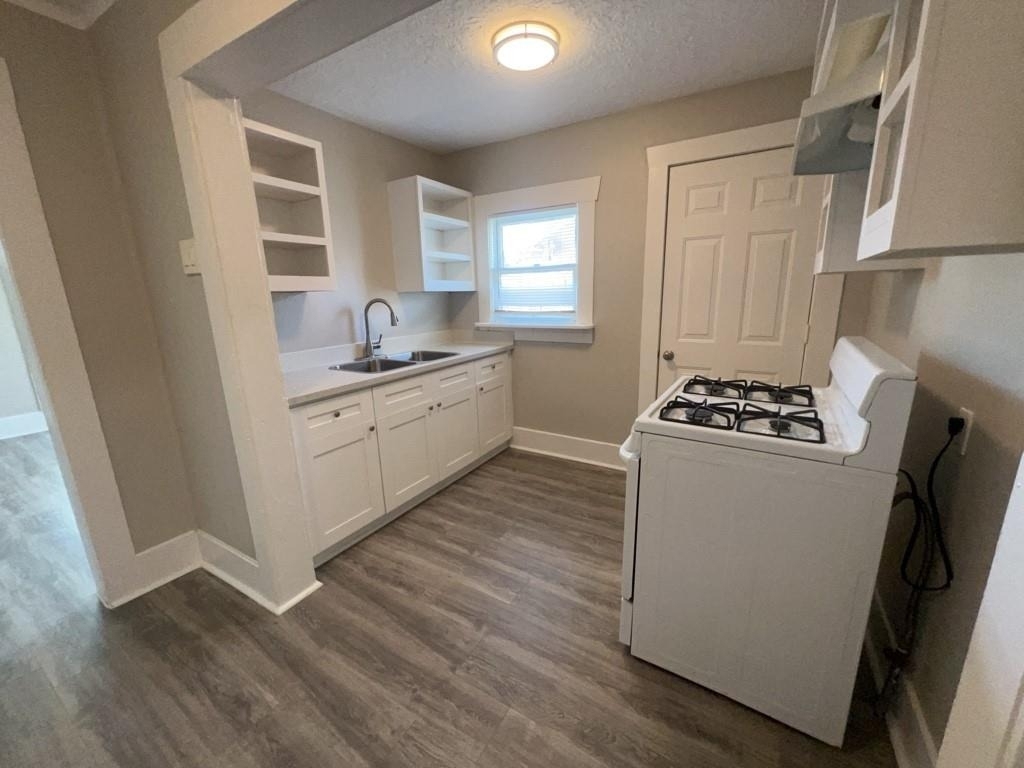 6913 Avenue L - Photo 4