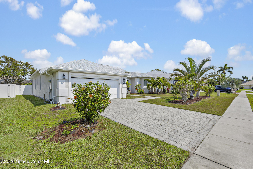 1291 Tamango Drive - Photo 2