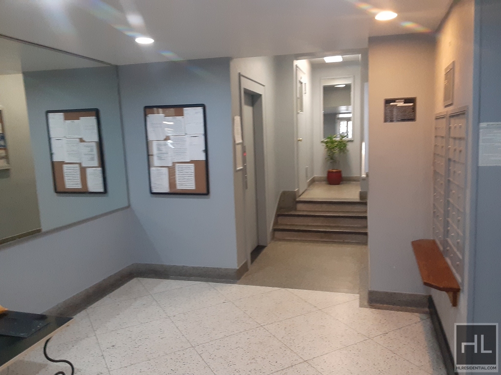 East 58th Street - Photo 8