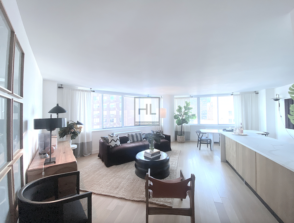East 54th Street - Photo 1