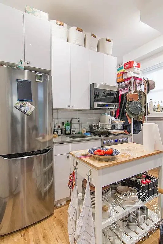 295 Wyckoff Avenue - Photo 2