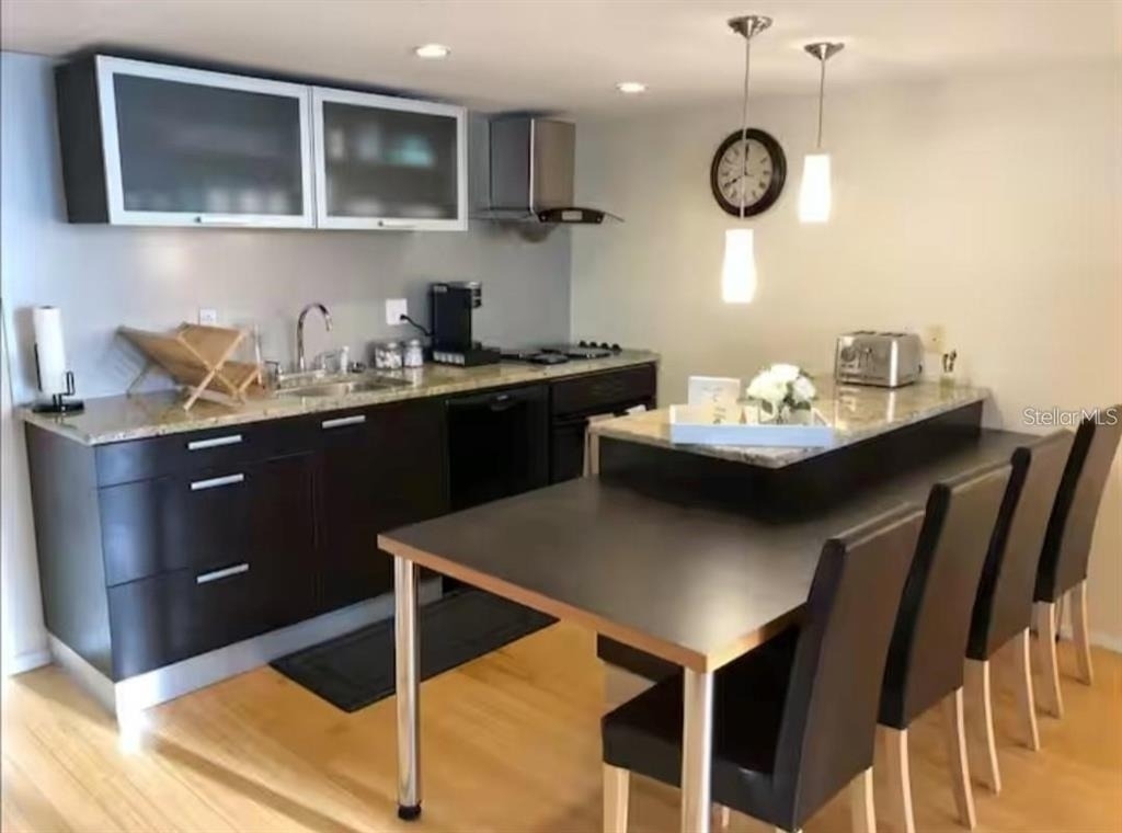 701 S Madison Avenue - Photo 2