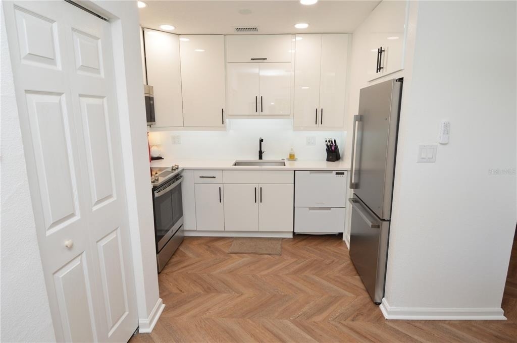 5048 Beach Drive Se - Photo 9