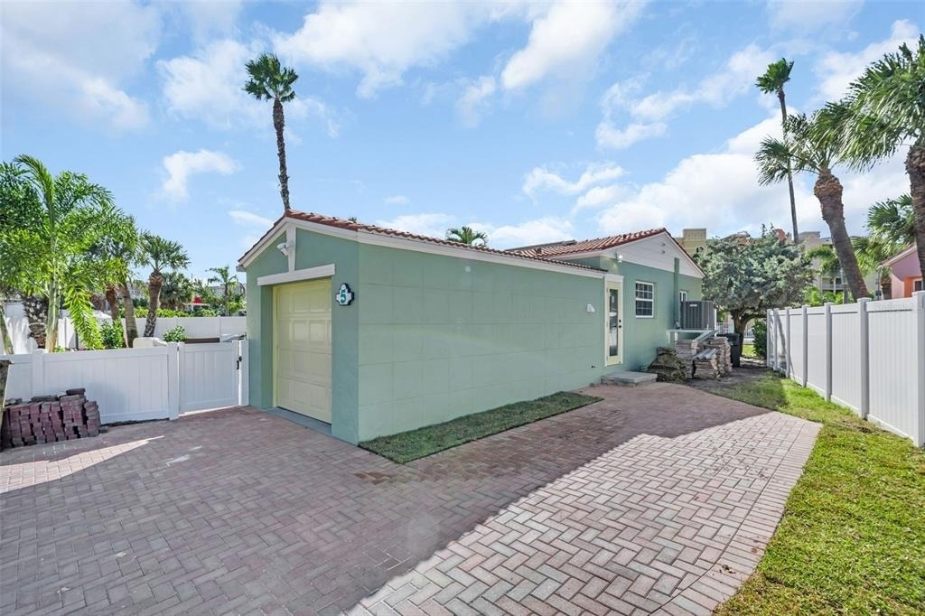 16613 Gulf Boulevard - Photo 32