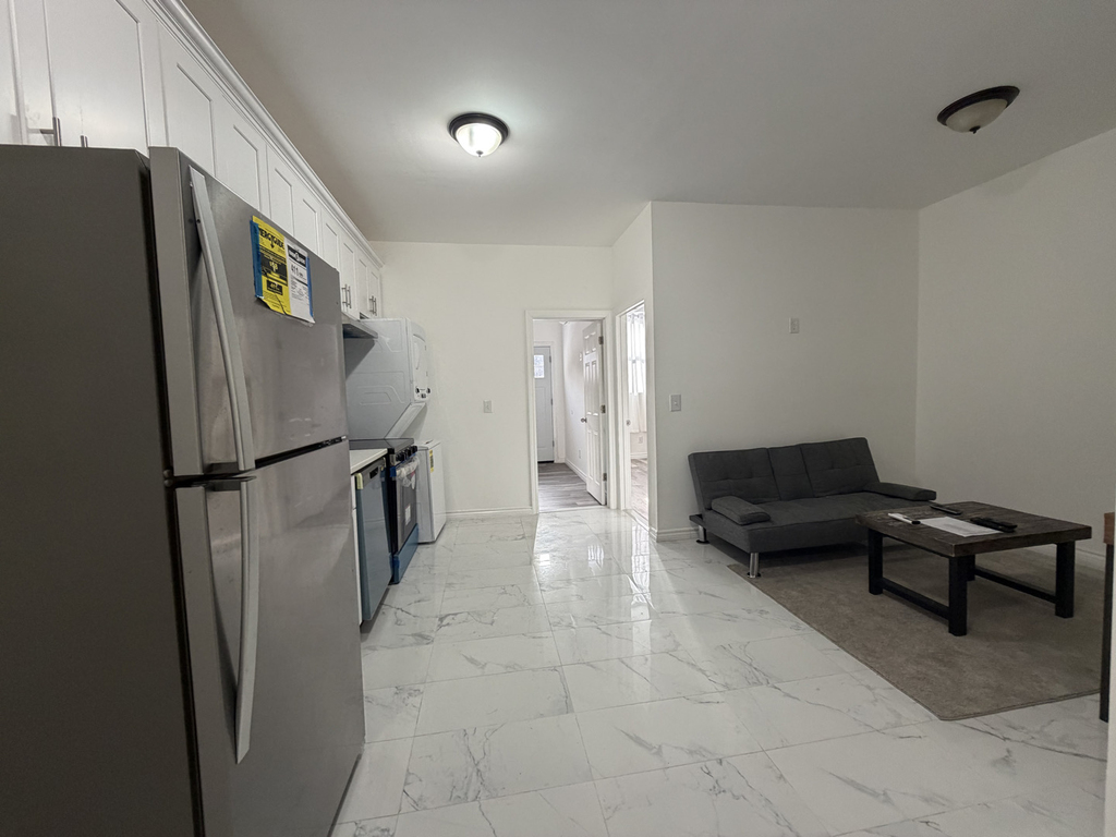 31st Ave - Photo 4