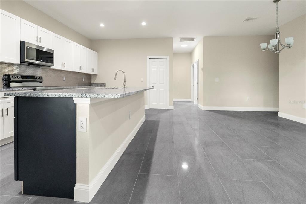 1043 Albert Ave - Photo 7