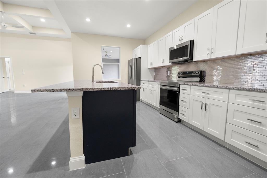 1043 Albert Ave - Photo 8