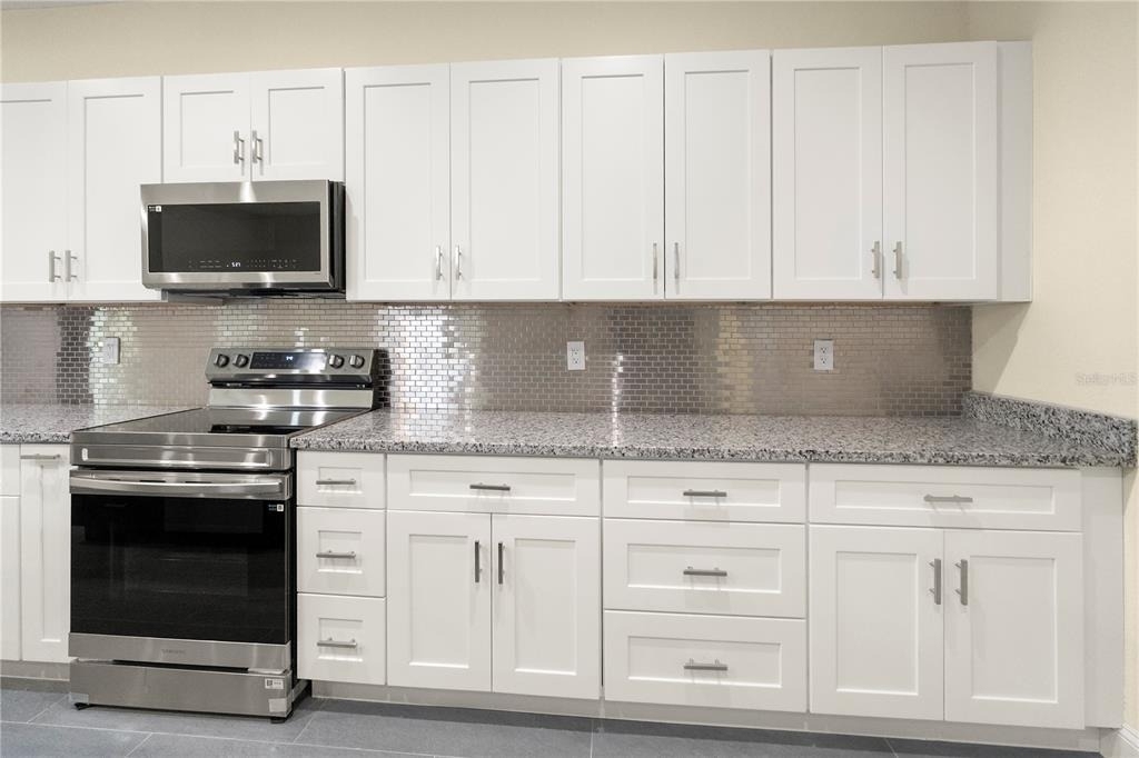 1043 Albert Ave - Photo 5