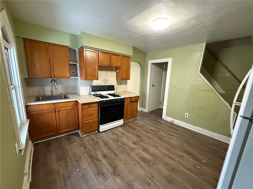 306 Laredo St - Photo 2