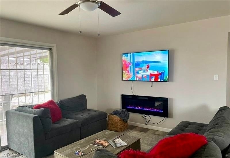 6401 Evergreen Avenue - Photo 2