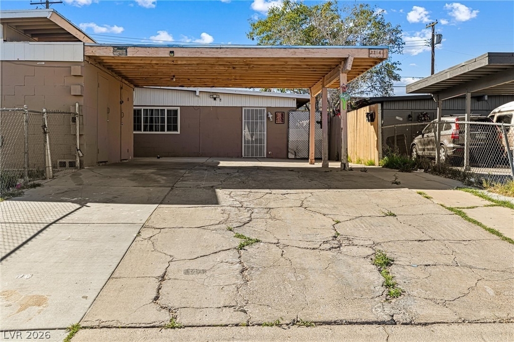 2204 S 15th Street - Photo 2