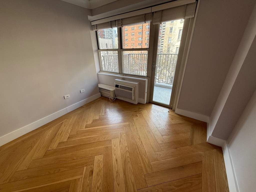 50 West 93rd Street - Photo 1