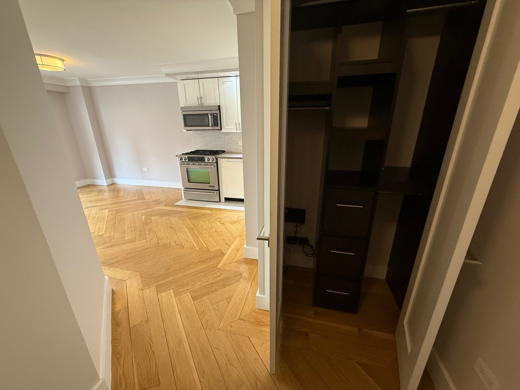 50 West 93rd Street - Photo 11