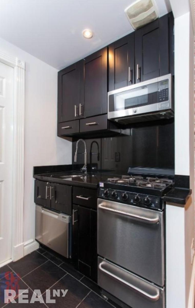 West 53rd Street - Photo 5
