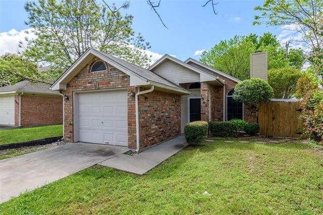 1902 Lee Drive - Photo 1
