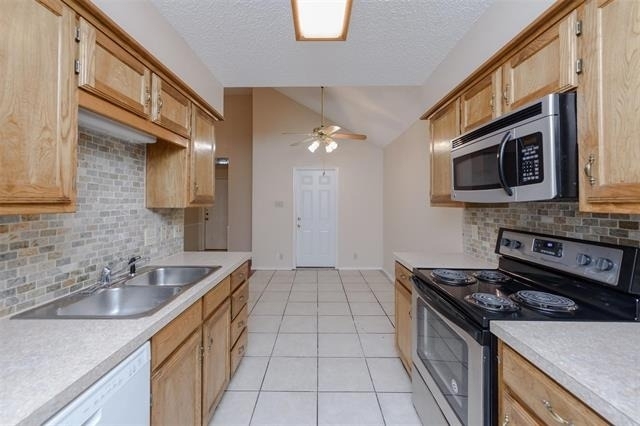 1902 Lee Drive - Photo 9