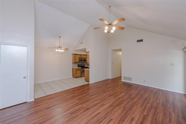 1902 Lee Drive - Photo 4