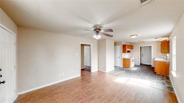 701 E College Street - Photo 5