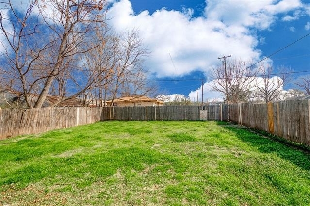 701 E College Street - Photo 21