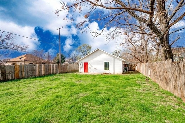 701 E College Street - Photo 19
