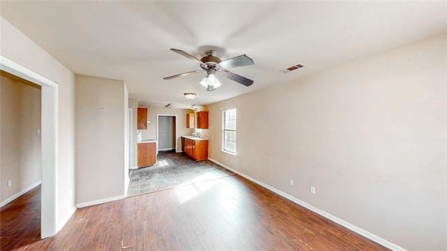 701 E College Street - Photo 3