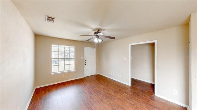 701 E College Street - Photo 4