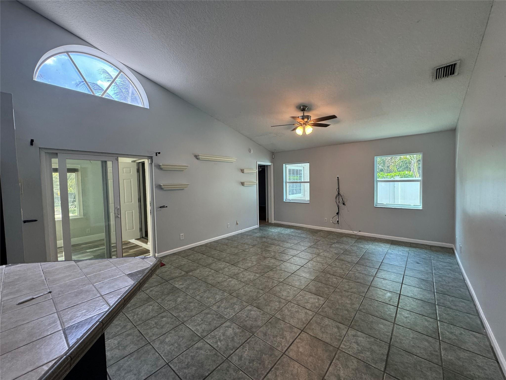12146 Orange Boulevard - Photo 2