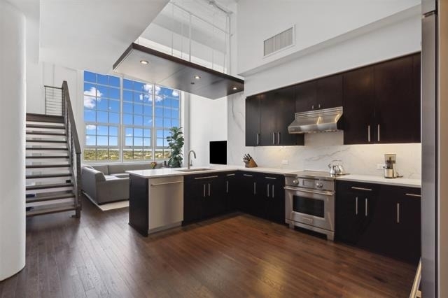 2600 W 7th Street - Photo 2