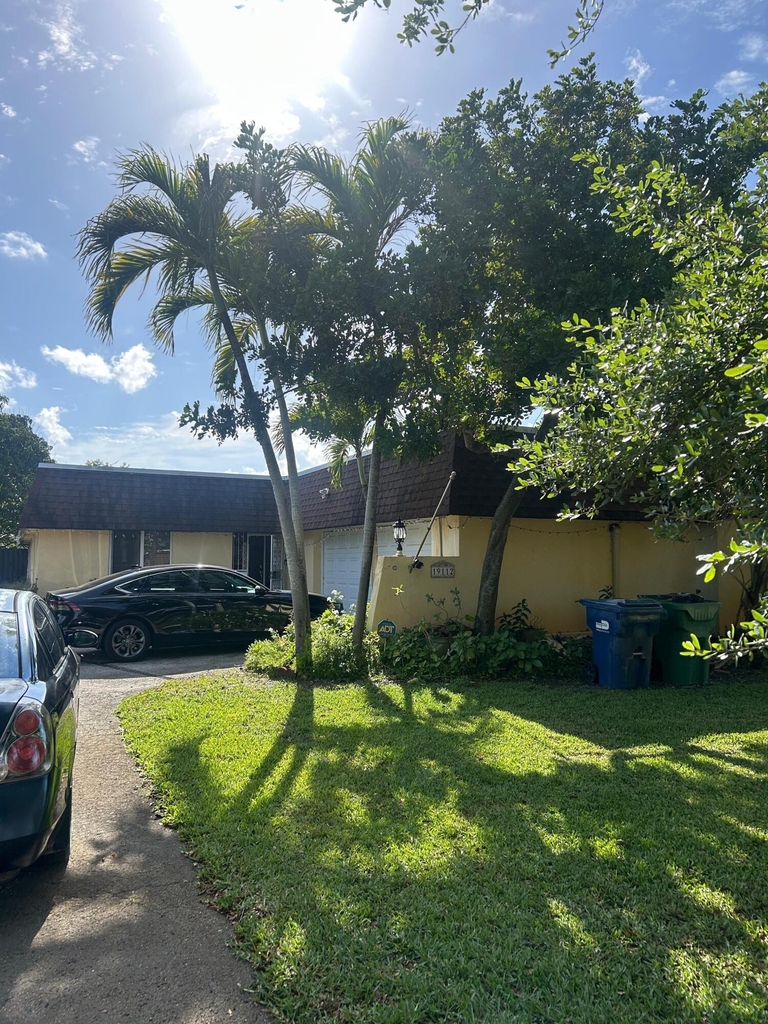 19112 W Lake Drive - Photo 3