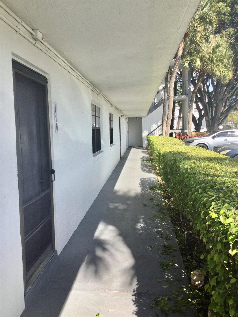 9233 Sw 8th Street - Photo 0