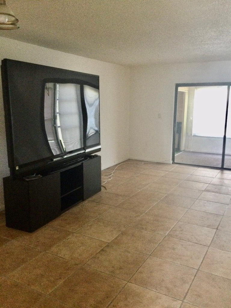 9233 Sw 8th Street - Photo 3