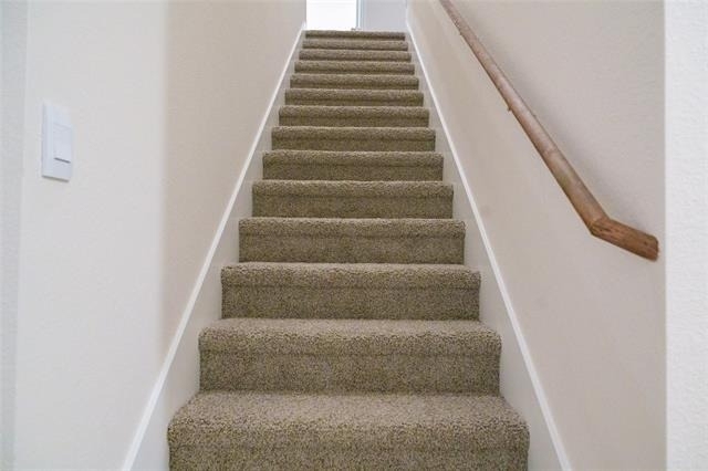 929 Jefferson Way - Photo 2