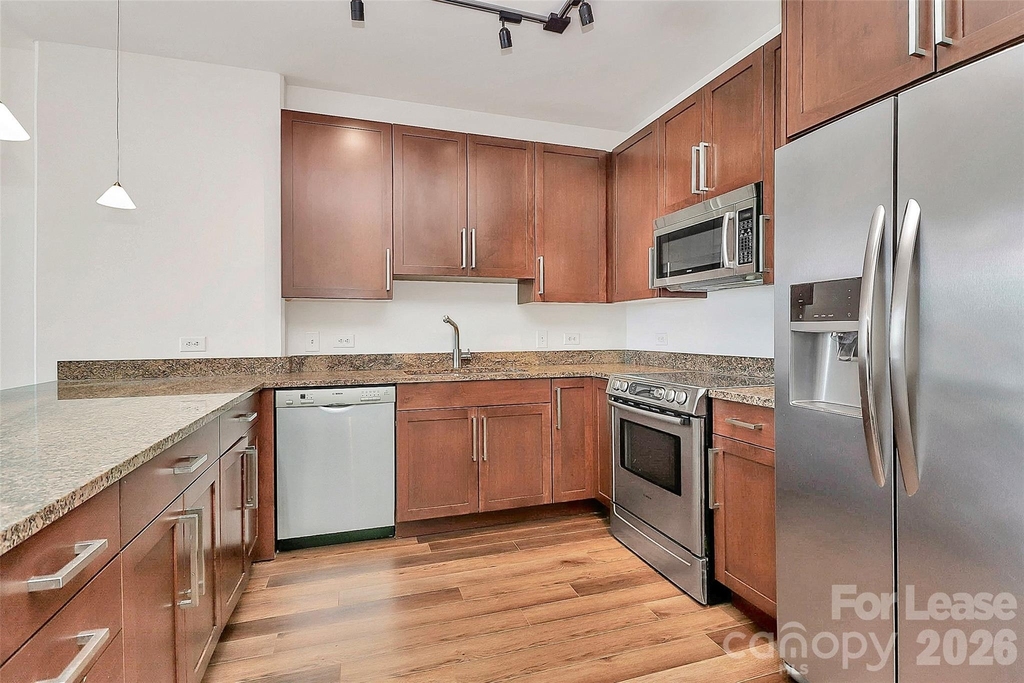 215 Pine Street N - Photo 3
