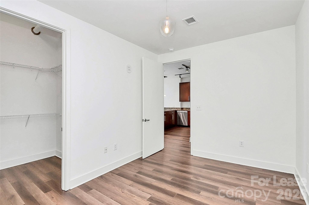 215 Pine Street N - Photo 10
