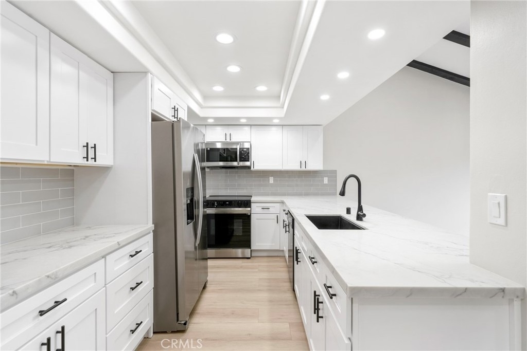 9374 Fleetwood Street - Photo 7