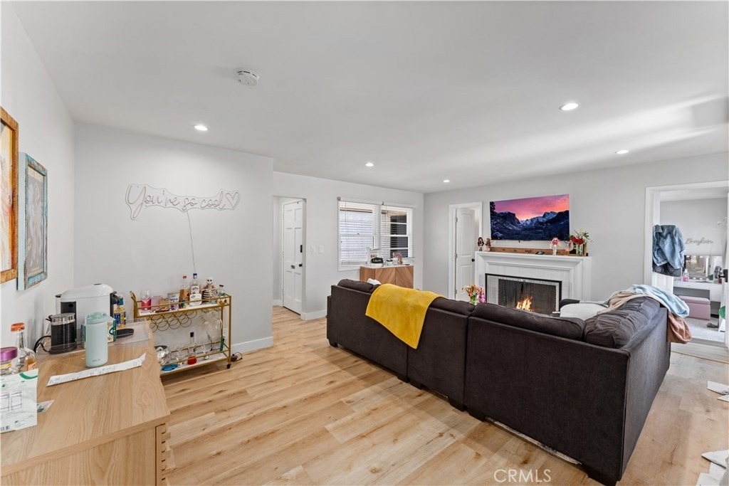 923 W Maple Avenue - Photo 3