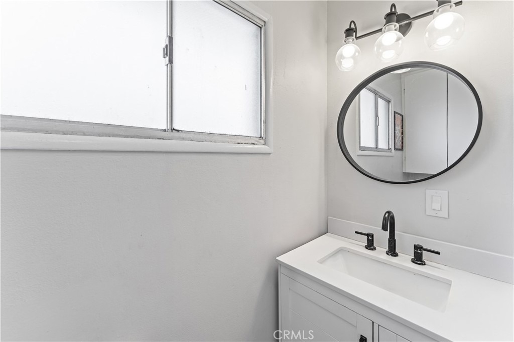923 W Maple Avenue - Photo 12